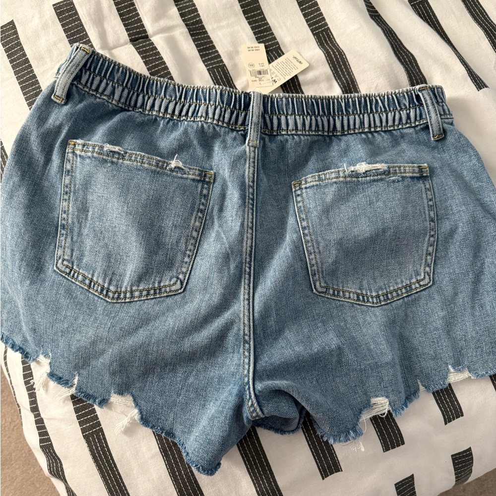 Aerie Daydream Distressed Denim Short